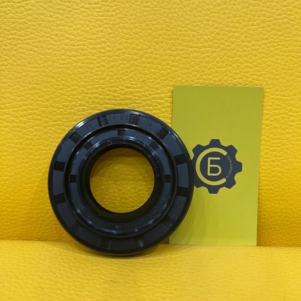 Сальник 37х76х9