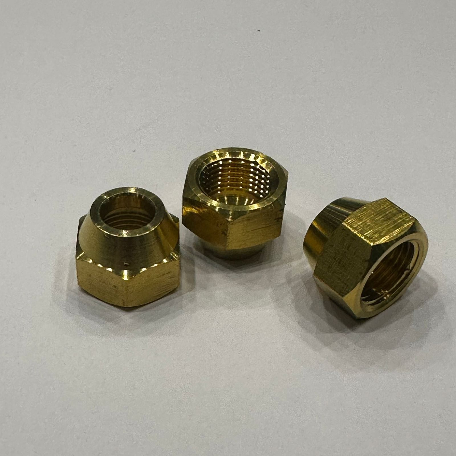 Гайка N-03 (3/8") Гайка N-03 (3/8")